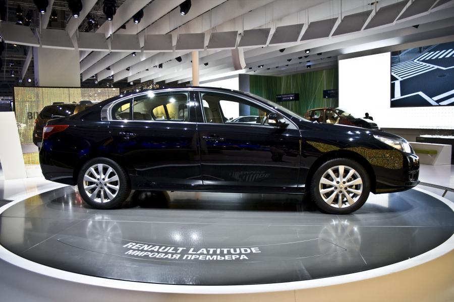  Renault Latitude 2011 года  (фото 8 из 40)